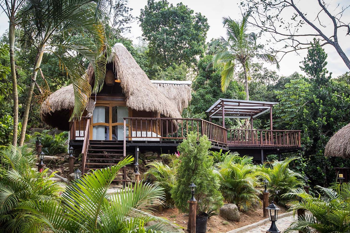 cabaña exterior cerca al parque tayrona